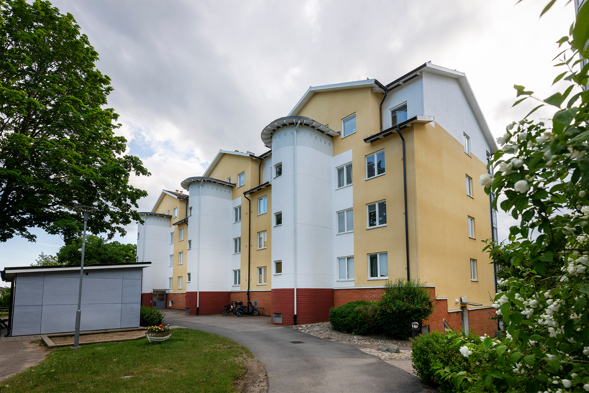 Näktergalsvägen 4, 6, 8