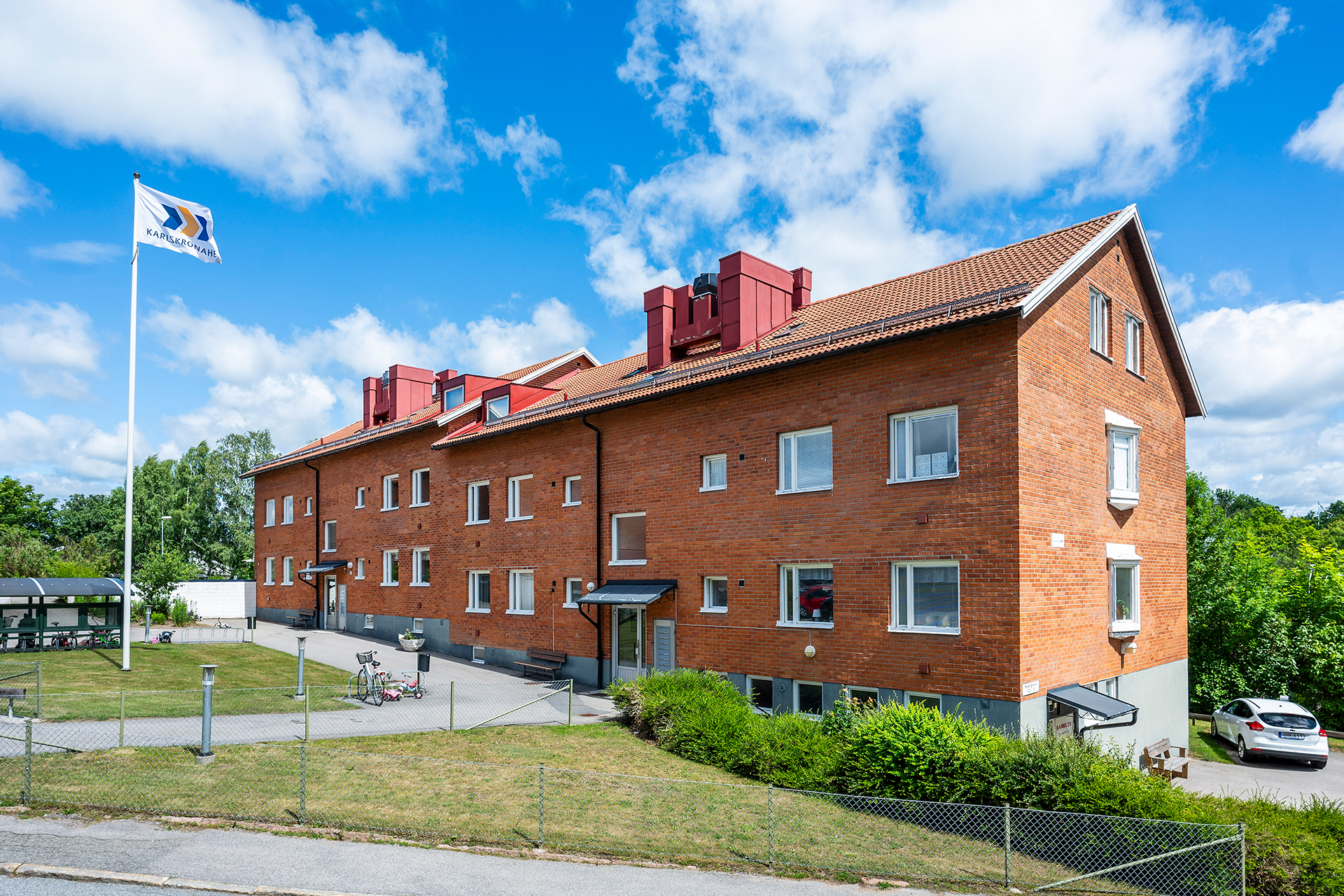 Hallengrensvägen 3-4